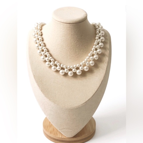“Lustre Élégant” Pearl Necklace